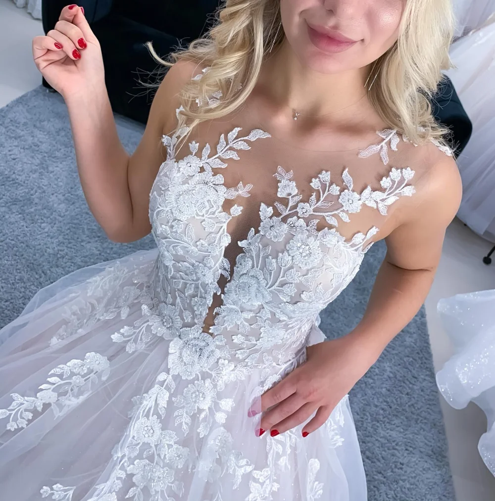 Модель Оливия